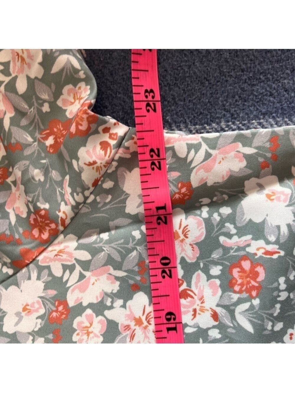 Floral V-Neck Blouse - Picture 8 of 8